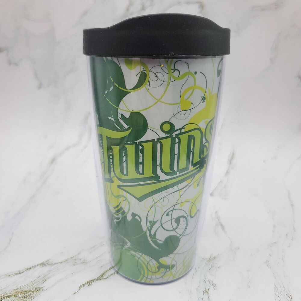 Minnesota Twins MLB Treasure Island Plastic Bottle Tumbler Mug Multicolor